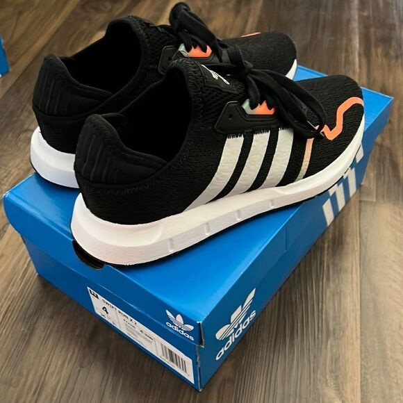 adidas Other - ADIDAS SWIFT RUN X J
